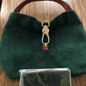 Dooney & Bourke pocket book